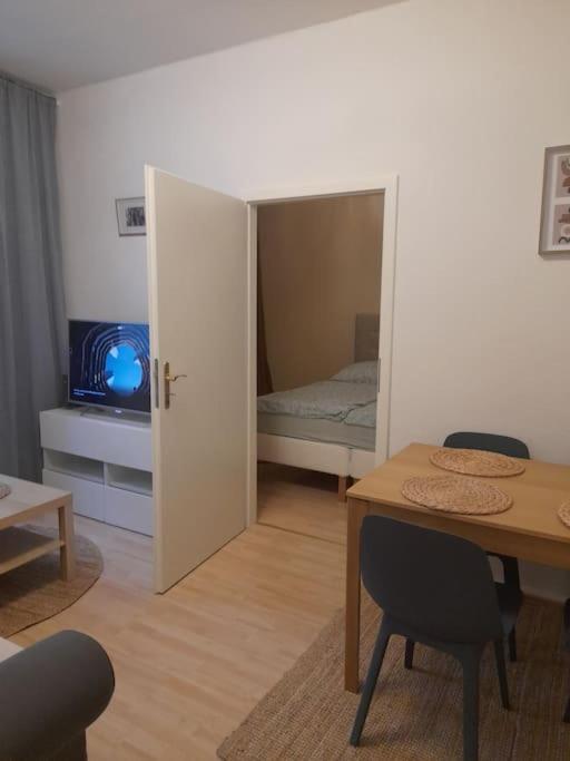 Zwei-Zimmer Wohnung In Wiesbadens Westend Exterior photo